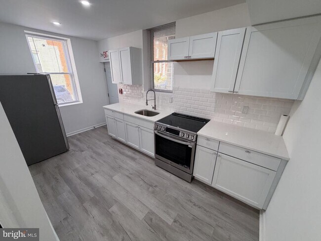 Photo - 1621 N 33rd St Unit 1