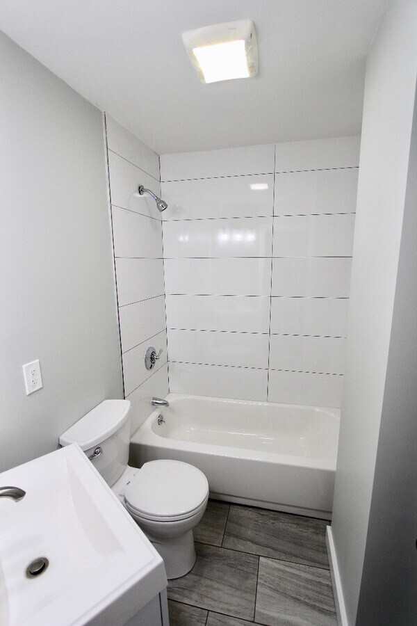 Photo - 94 E Cottage St Unit 3