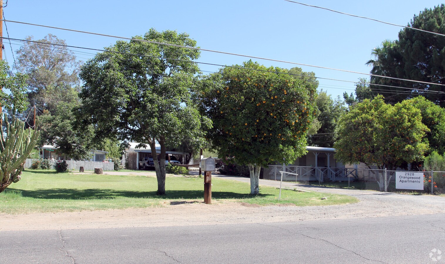 Primary Photo - 2928 W Orangewood Ave Apartments