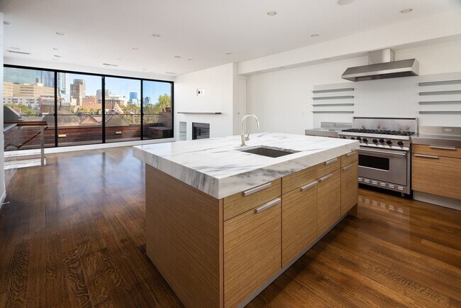 Photo - 234 W Newton St Unidad PH