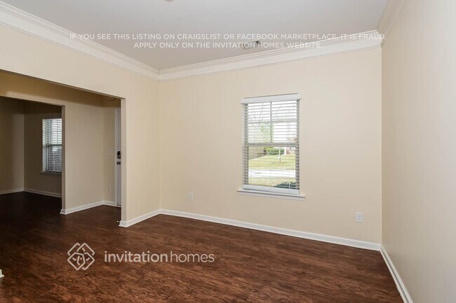 Photo - 400 Village Broad St