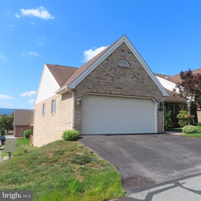 Building Photo - 2325 Majestic Ct