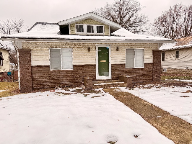 Photo - 2755 Grandview Ave