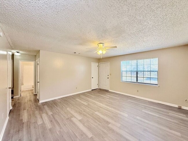 Photo - 9307 Mabel St Unidad GLE