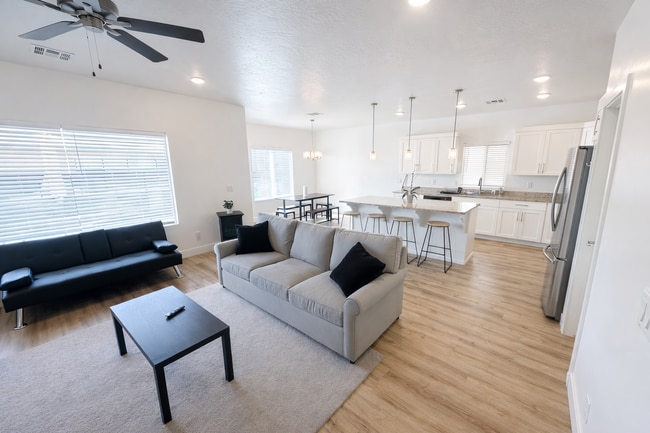 Photo - 4-Bed Stand Alone Home! 6+ Month Lease