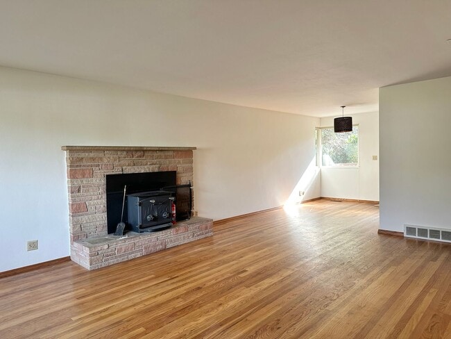 Photo - North Seattle Four Bedroom Home