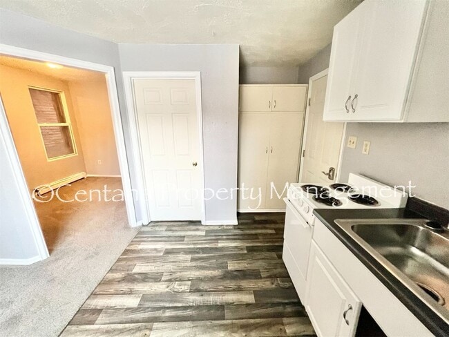 Photo - 115 E Broadway St Unit 115 C