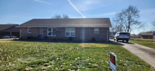 Photo - 1374 Hemlock Dr