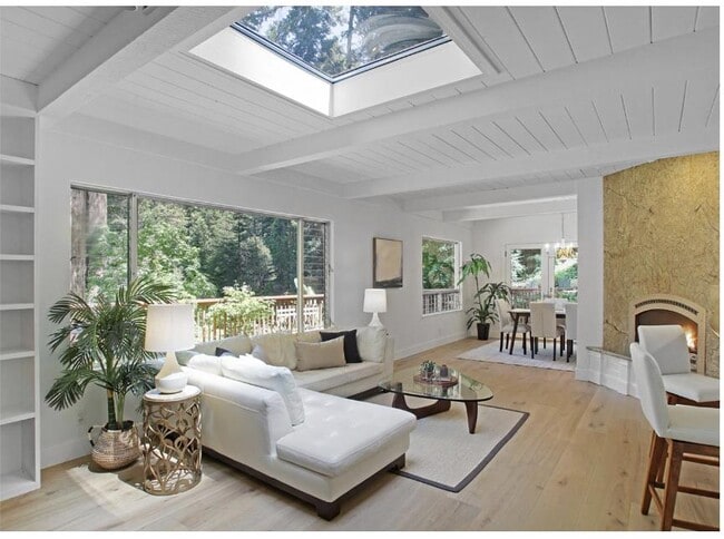 Photo - 350 Grandview Dr