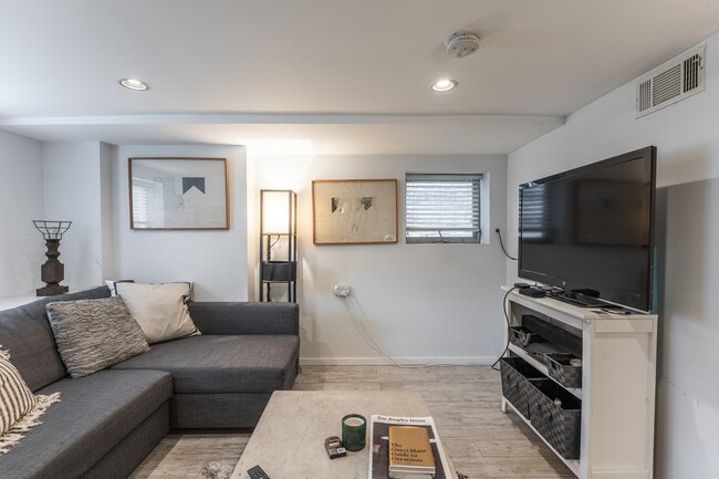 Photo - 2732 N Monticello Ave Unit G