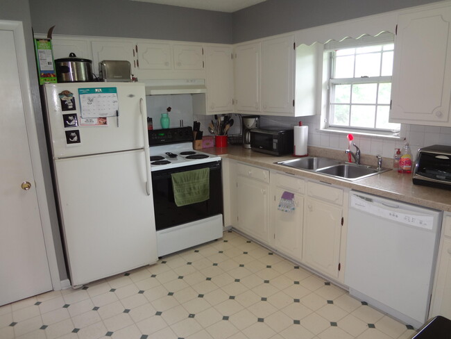Photo - 2805 Summit Rd