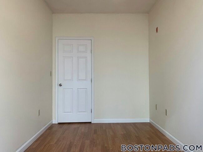 Photo - 81 Essex St Unidad 83