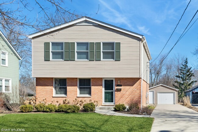 Photo - 1329 Ridgewood Dr House