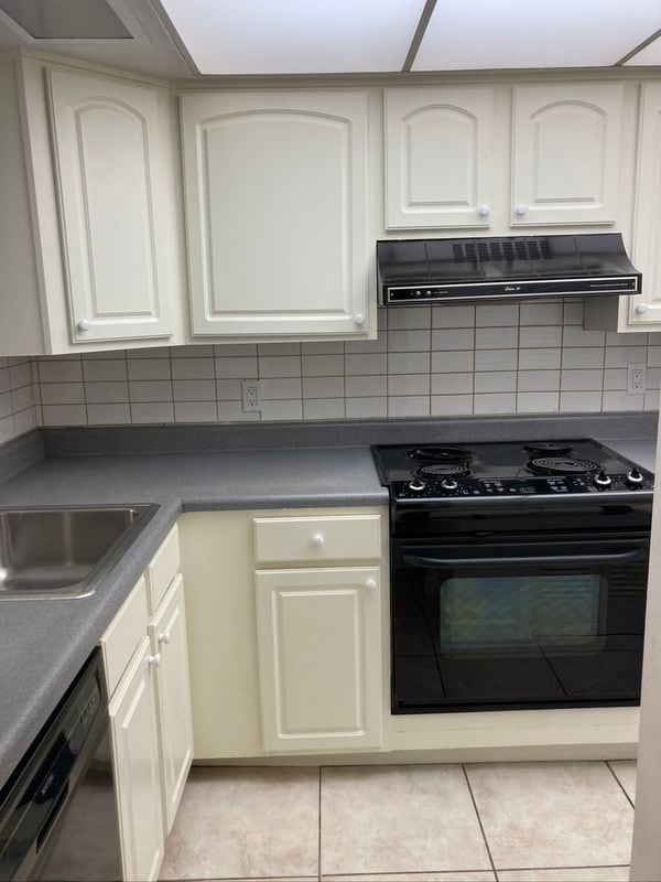 Photo - 3320 N Arnoult Rd Unidad 110