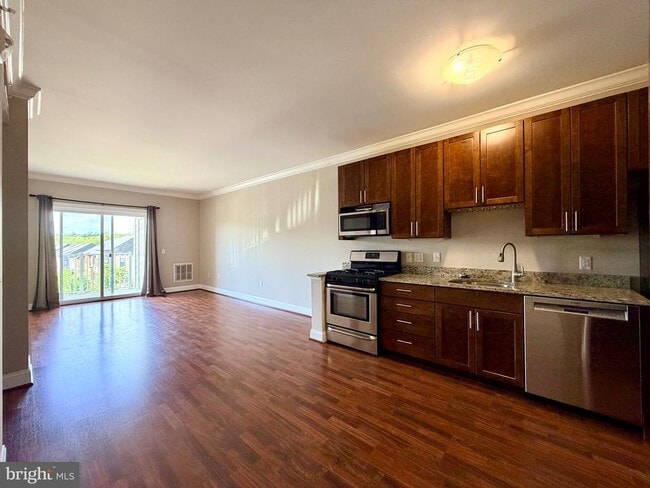 Building Photo - 6301 Edsall Rd Unit 418