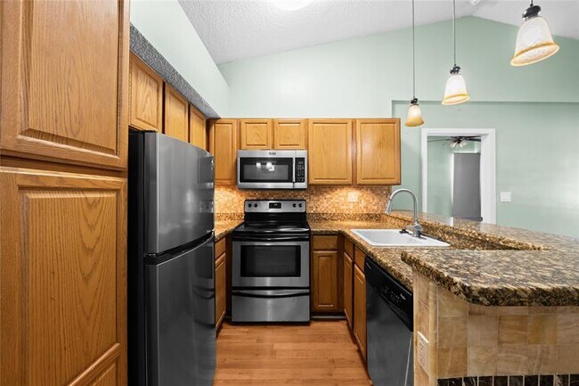 Photo - 711 Lyons Rd Unidad 14207