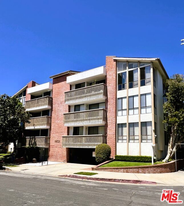 Photo - 11805 Mayfield Ave