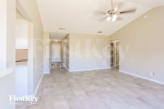 Photo - 323 Hickory Hollow Dr