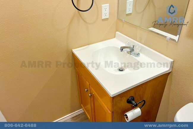 Photo - 2928 E Cornell St
