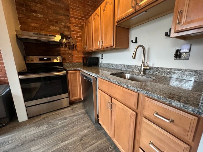 Photo - 222 Williams St E Unit 427