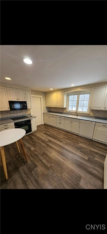 Photo - 245 Pratt St