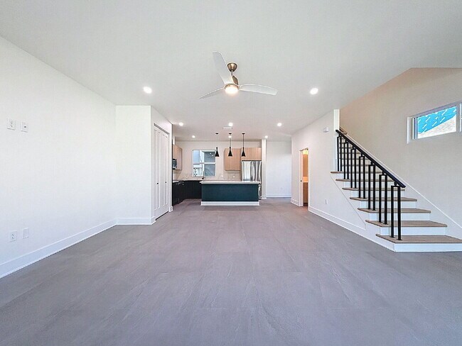 Photo - 340 14th St N