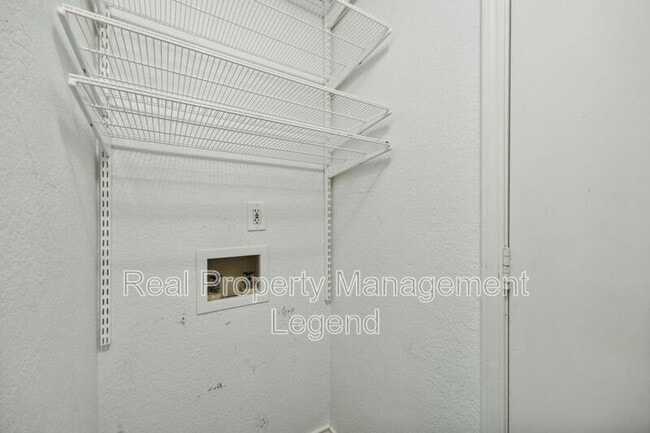 Photo - 2701 Harmon Dr