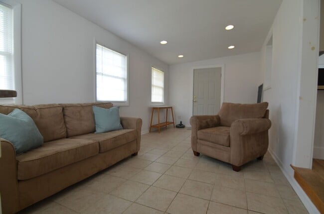 Photo - ADORABLE SINGLE FAMILY HOME IN SELBYVILLE