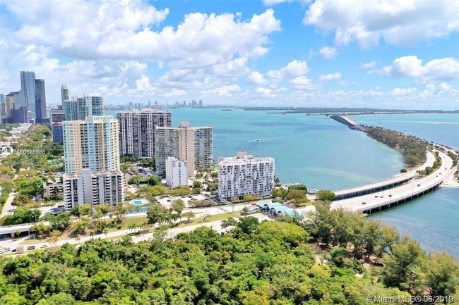 Aereal View - 150 SE 25th Rd Unit 2B