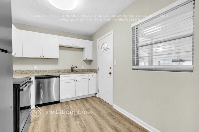 Photo - 7977 Helston Dr