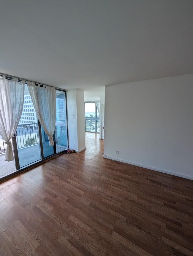 Photo - 2655 Collins Ave Unit 703