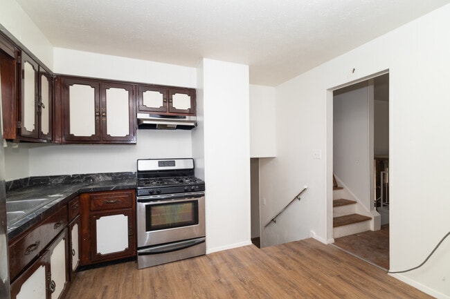 Photo - 18716 Restor Ave