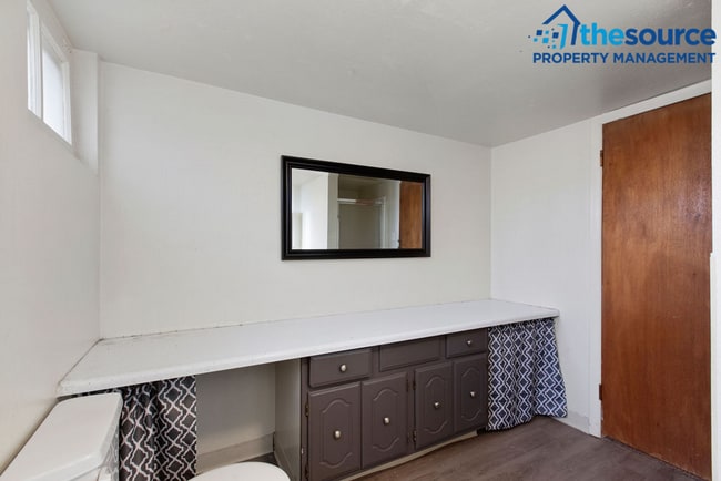 Photo - Central Air! Students Welcome! 2 Bedroom Basement Apartment next to Frasier Hall.