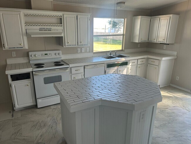 Photo - 536 Sabine St