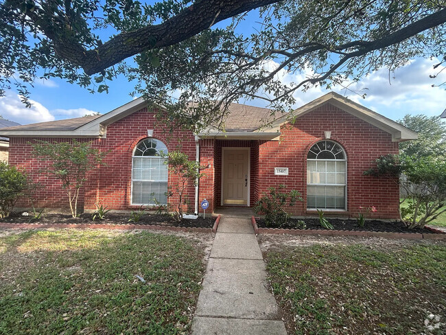 Building Photo - 15407 Kingfield Dr Rental