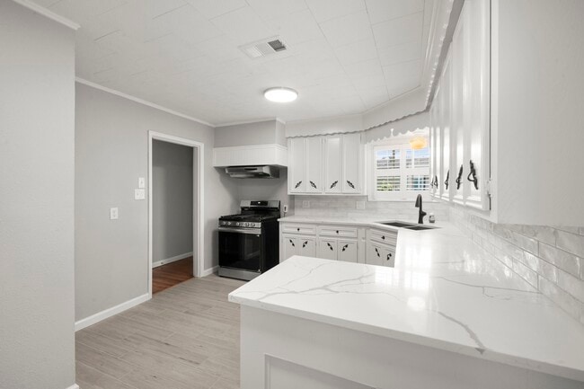 Photo - 6438 Pinehurst Dr