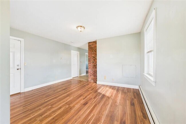 Photo - 136 Almy St Unidad 3