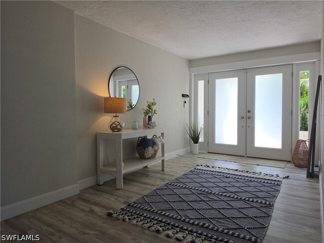 Photo - 1363 Woodridge Ave