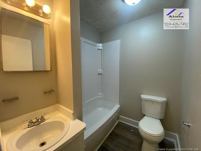 Photo - 303 Wheel Hollow Trail