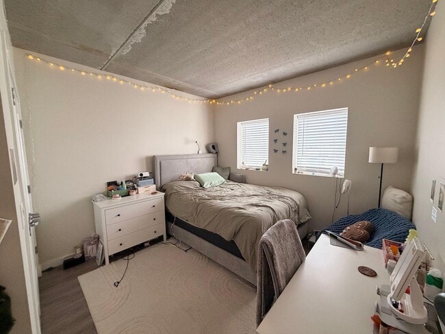 Photo - 1323 W Morse Ave Unit 410
