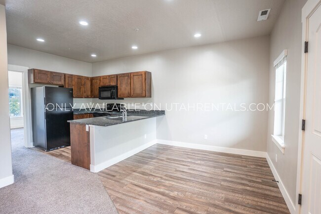 Photo - 1955 N 550 W Unit 302