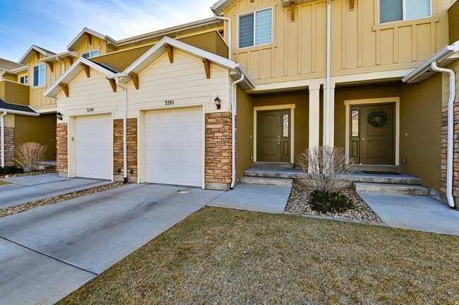 Photo - 3201 W Desert Lily Dr