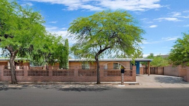 Building Photo - 7398 N Patriot Dr Rental