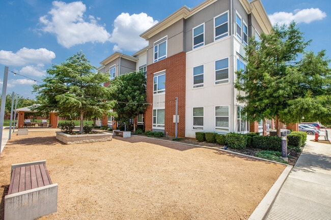 Photo - Palladium Aubrey