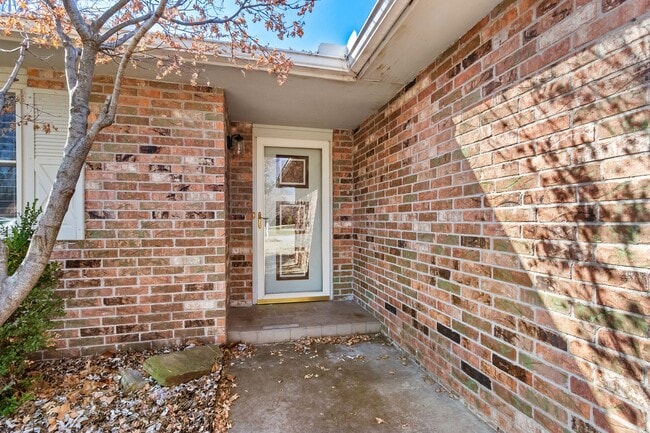 Photo - Beautiful Home in Springdale with Sunroom!