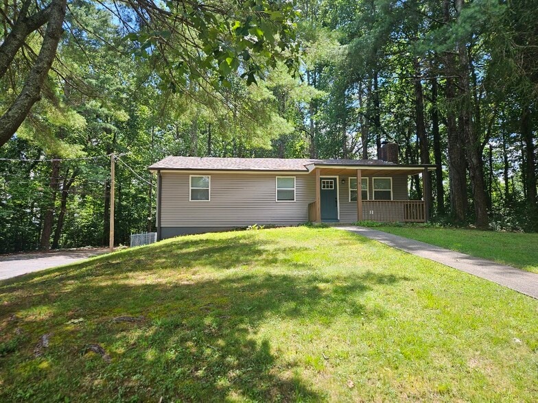 9 Lexington Ln