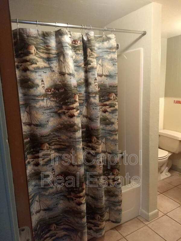 Photo - 132 N Main St