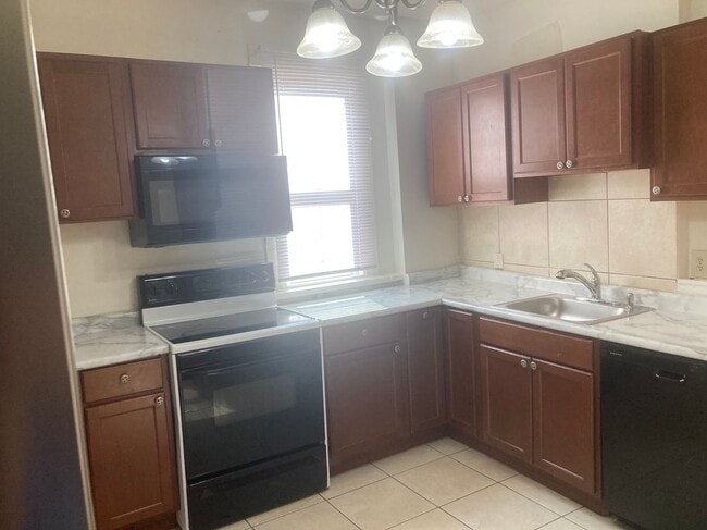 Photo - 7051 Julian Ave