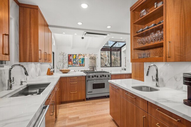 Photo - 262 Eastwood Rd