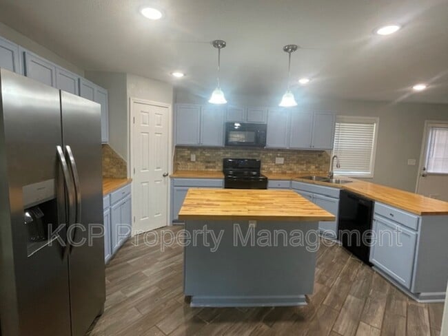 Photo - 2809 S 59th St